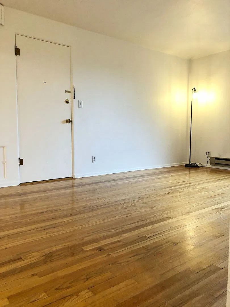 Evanston Court Apartments — Photo 4