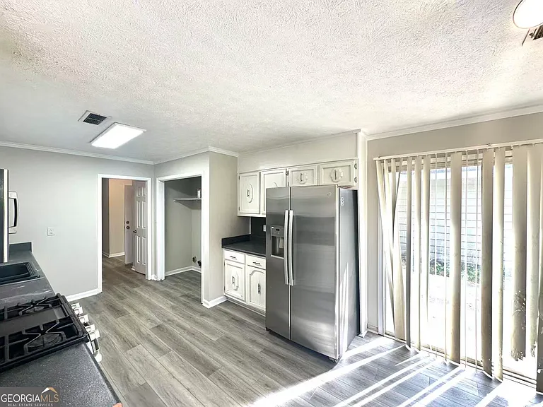 100 Lakeview Ln — Photo 11
