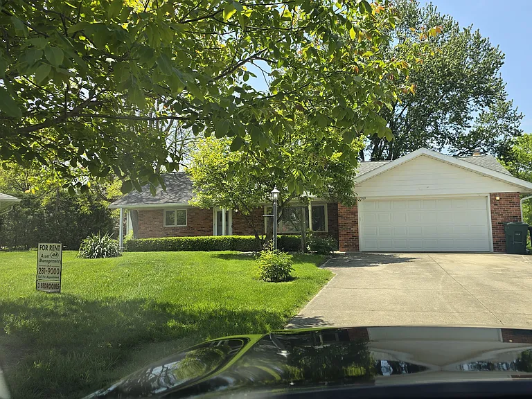 2509 W Euclid Ave — Photo 2