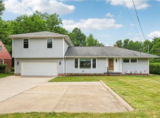 30056 Ridge Rd, Wickliffe, OH 44092