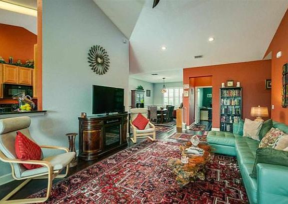 4th image of 124 Casa Bella Ln