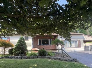 119 Century Dr, Syracuse, NY 13209