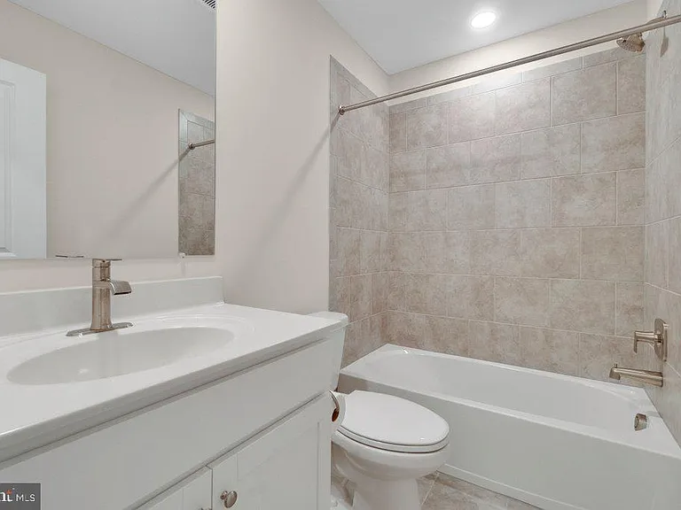 1815 Betterton Rd — Photo 4