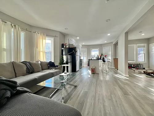 49 Quint Ave #2 Photo 1
