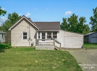 1423 Harrison St, Lake Odessa, MI 48849