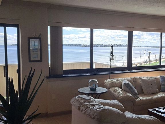 5th image of 300 Lynn Shore Dr APT 400