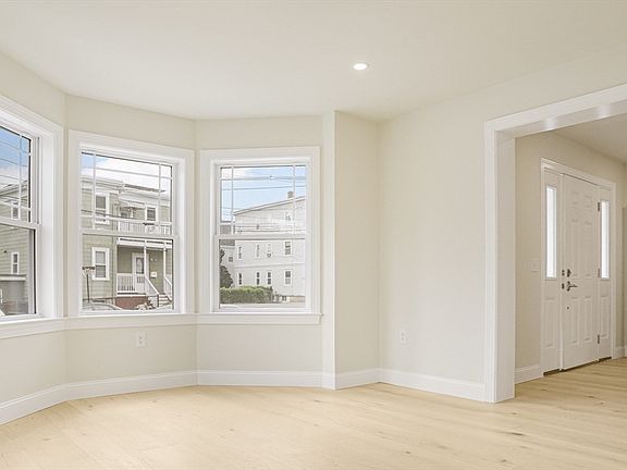 5th image of 36 Floyd St