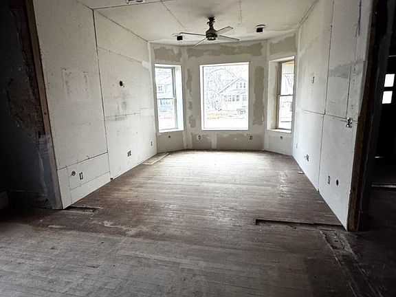 5th image of 803 N Kendrick Ave