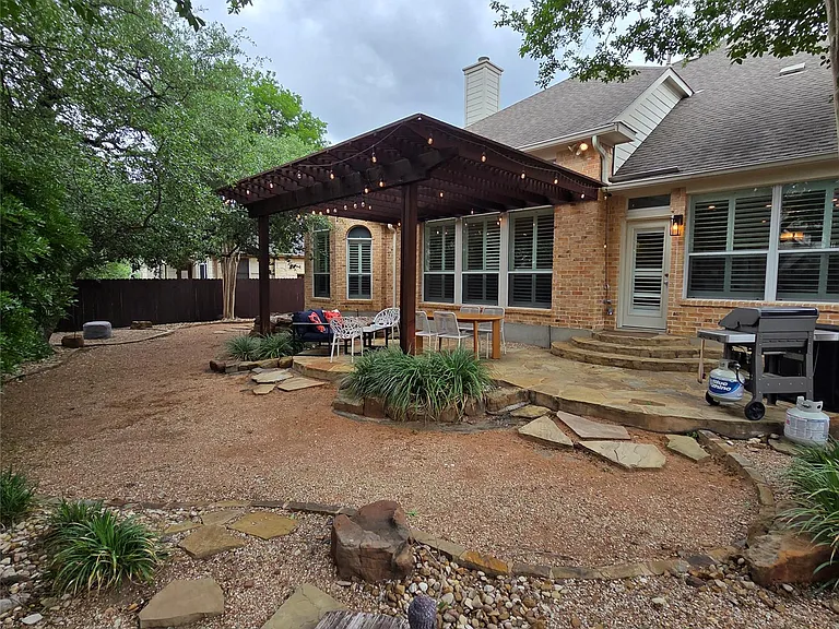 8208 Endeavor Cir — Photo 24