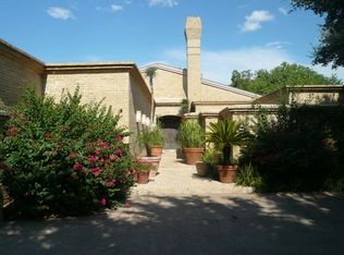 304 Regal Dr, Laredo, TX 78041