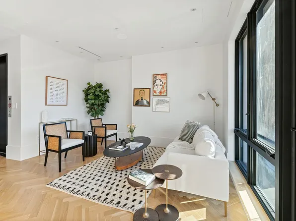 31 N Elliott Pl #3, Brooklyn, NY 11205
