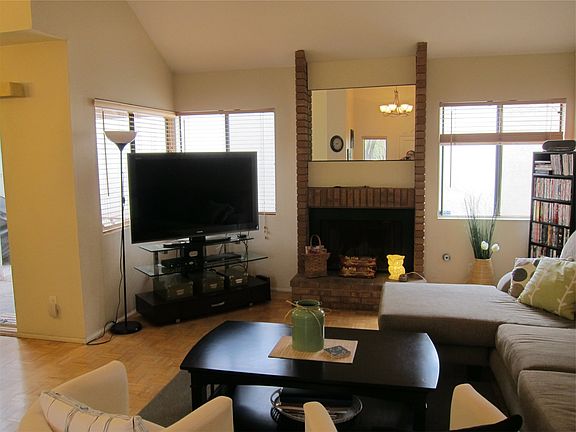 Open space Living rm w/fireplace