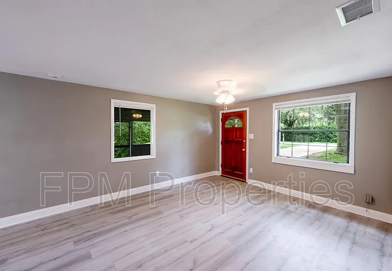 7832 Newton Rd — Photo 12
