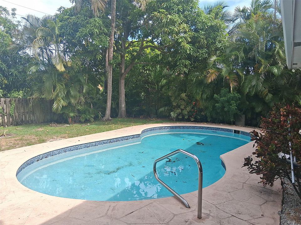 2nd image of 408 SE 6th Avenue