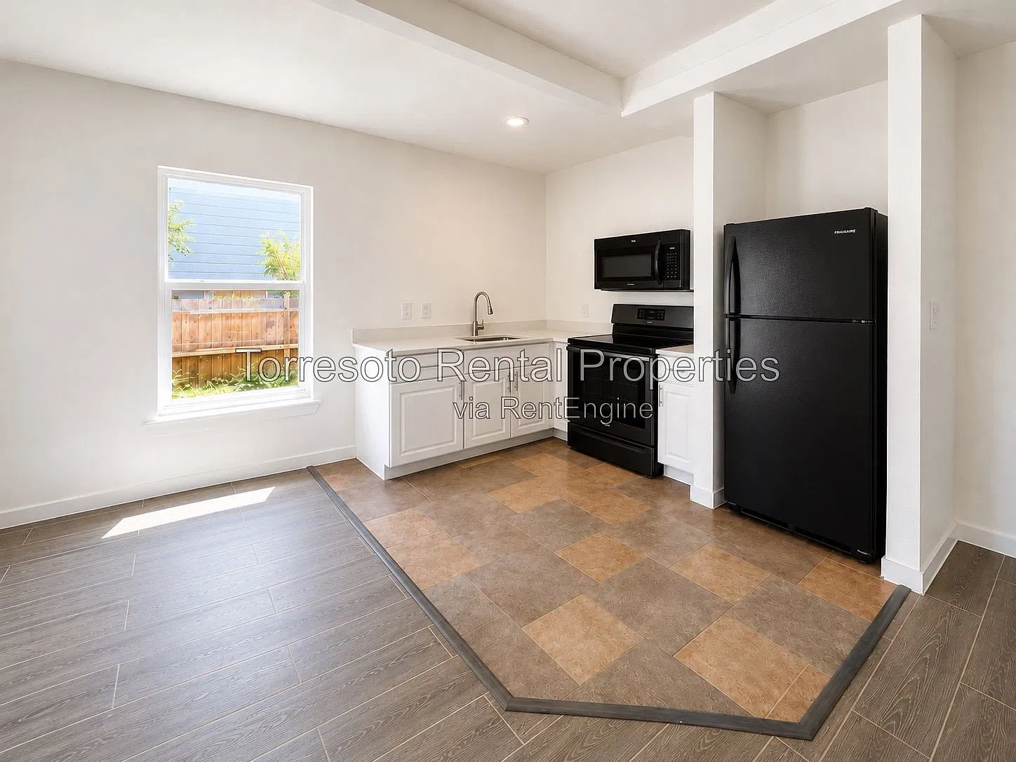 2 bed, 1.0 bath, 677 sqft, $1,400 — Photo 3
