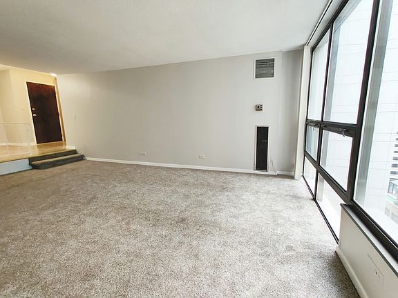 5th image of 230 E Ontario St APT 1801