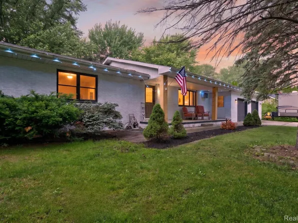 5330 Sheridan Rd, Saginaw, MI 48601