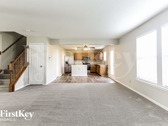 3rd image of 6806 W Stansbury Blvd