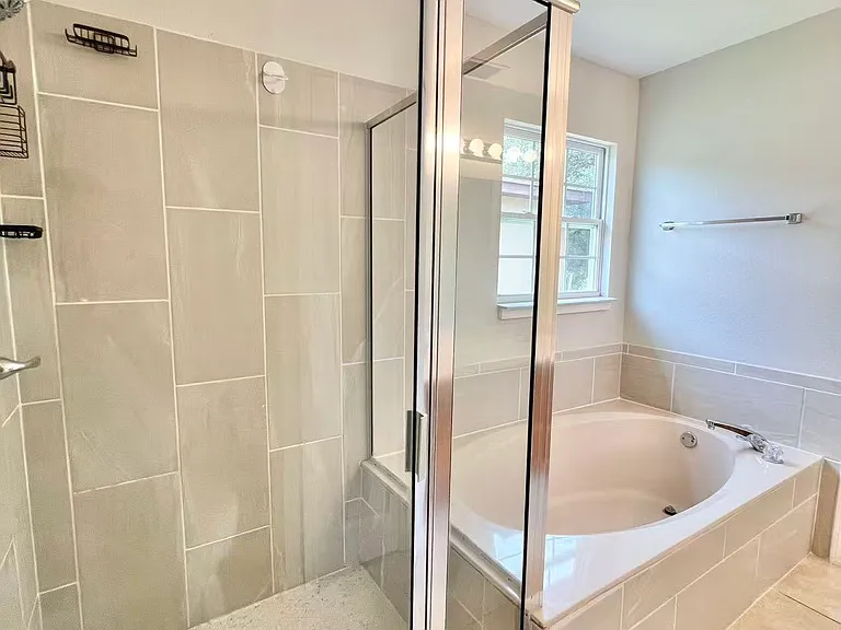 4403 Sherwood Forest Dr — Photo 17