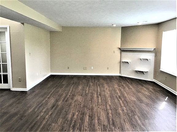 4th image of 5803 Prairie Creek Dr