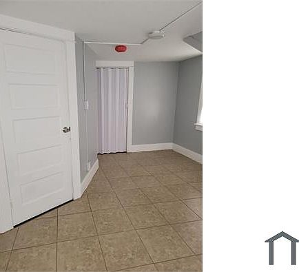 3rd image of 441 W 56th St