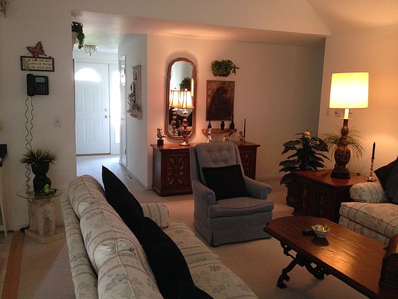 3rd image of 110 Newberry Ln