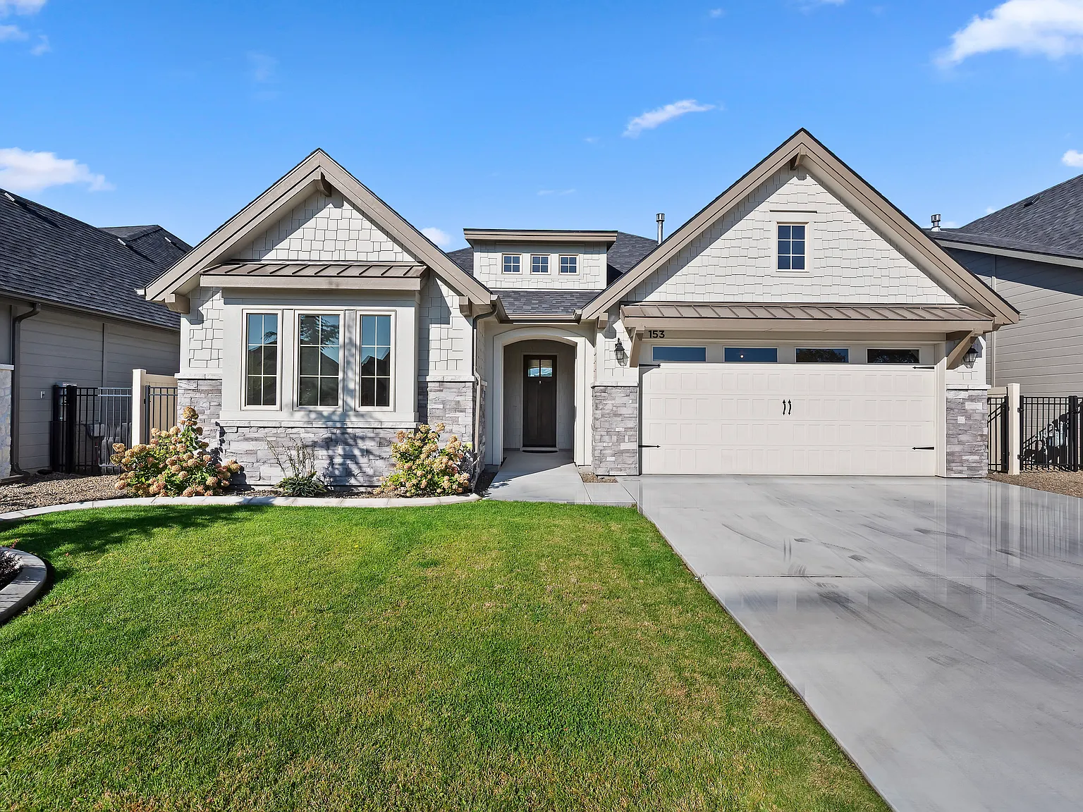 3 bed, 2.5 bath, 2080 sqft, $3,250 — Photo 1