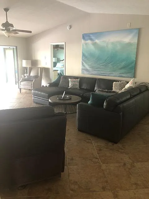 240 Lewis Cir — Photo 4