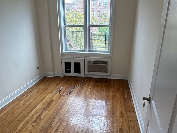 5th image of 3280-3310 Nostrand Ave #516
