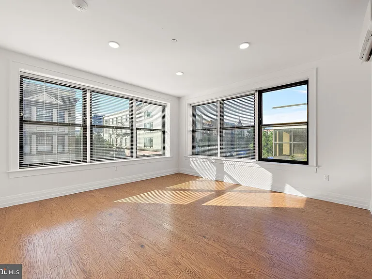 801 N Market St #207 — Photo 3