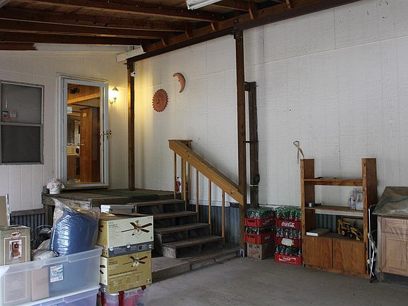 3rd image of 300 Avenue S