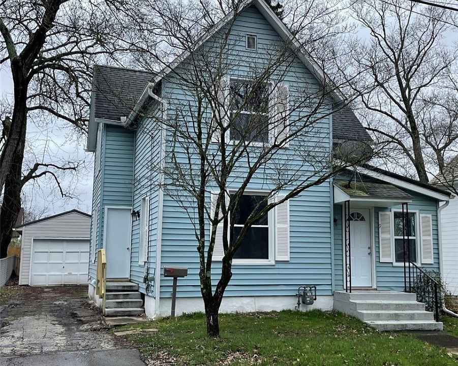 1st image of 9 Bentley Ave