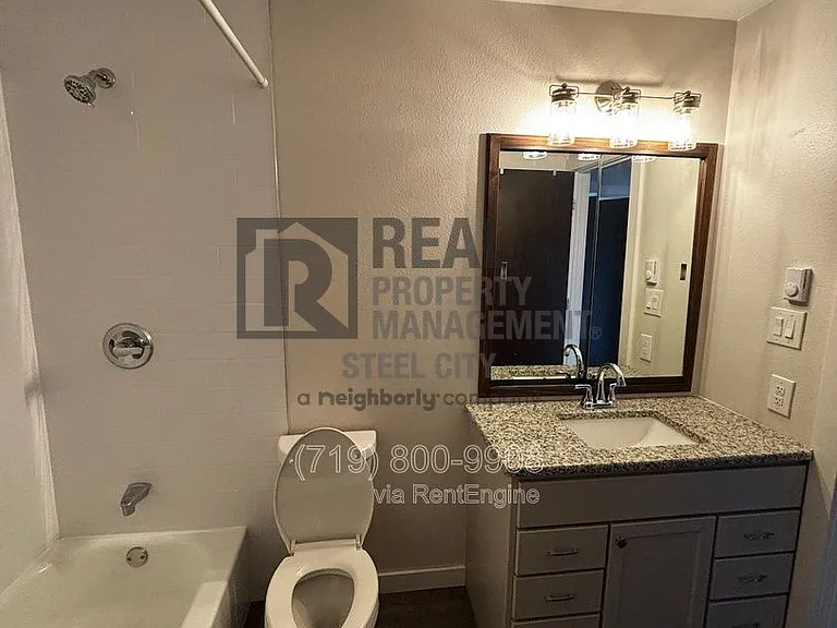 2107 Chatalet Ln #F — Photo 20