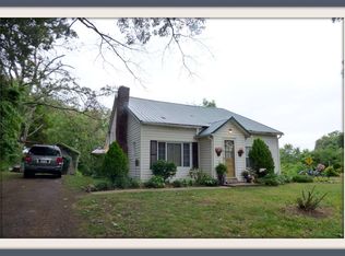 1431 Valley Home Rd, Dandridge, TN 37725