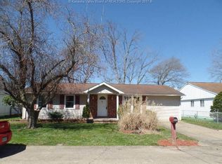 111 Dodd St, Poca, WV 25159