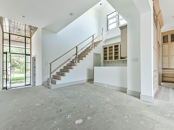 3rd image of 4927 Heatherglen Dr