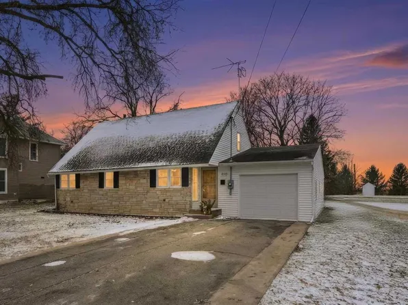 915 N Marion Ave, Washington, IA 52353