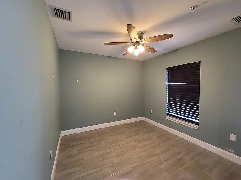 116 SE 8th Ave #8 — Photo 8