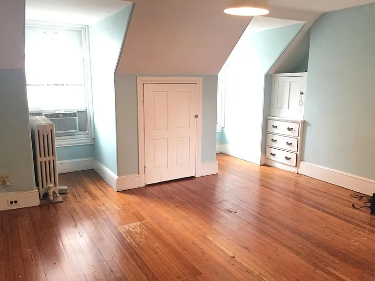2036 Locust St #4C — Photo 2