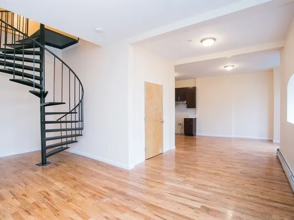 194 Vernon Avenue image 18 of 22