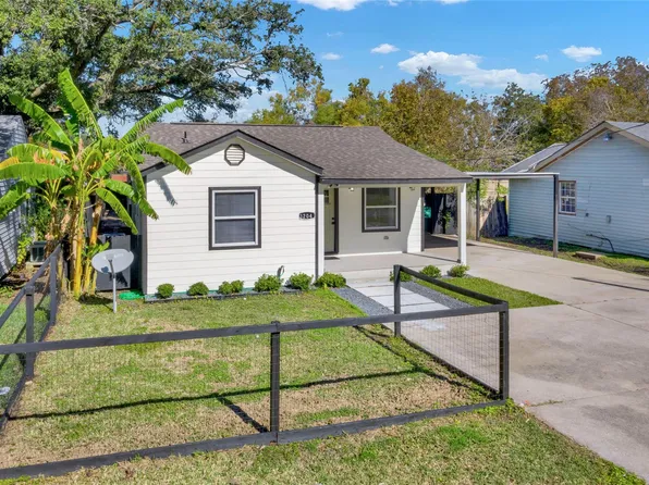 3204 Hoover St, La Marque, TX 77568