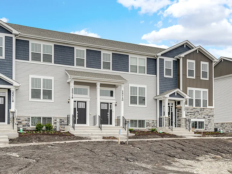 25720 W Yorkshire Dr — Photo 3