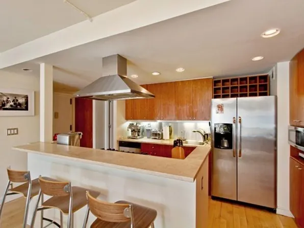 359 West 11th Street image 1 of 2