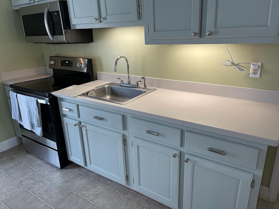 2nd image of 13 Grant St