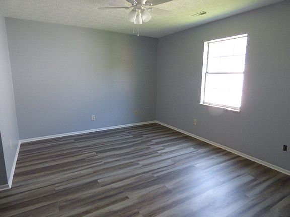 5th image of 2878 Continental Dr