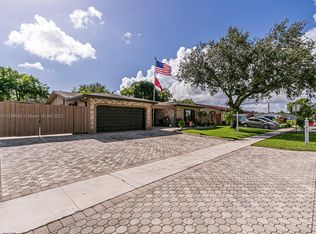 921 NW 89th Ter, Pembroke Pines, FL 33024