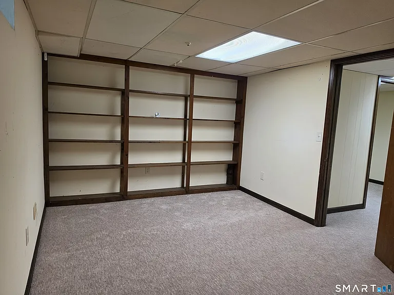 8 Squire Ln — Photo 29