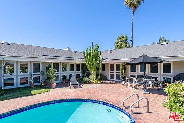 1st image of 2111 Banyan Dr