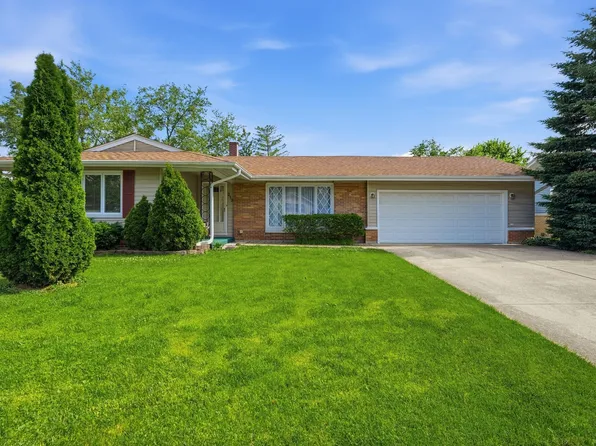 213 Edgeware Rd, Elk Grove Village, IL 60007