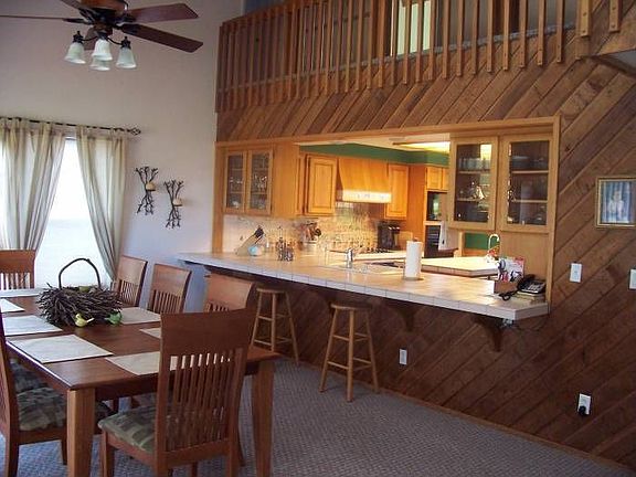 DiningRm & Kitchen bar